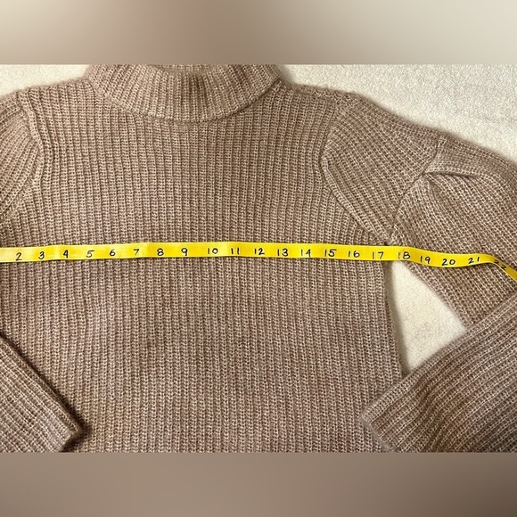 🛍️ROMEO & JULIET COUTURE Champagne beige knit sweater‎ size M - Picture 13 of 14